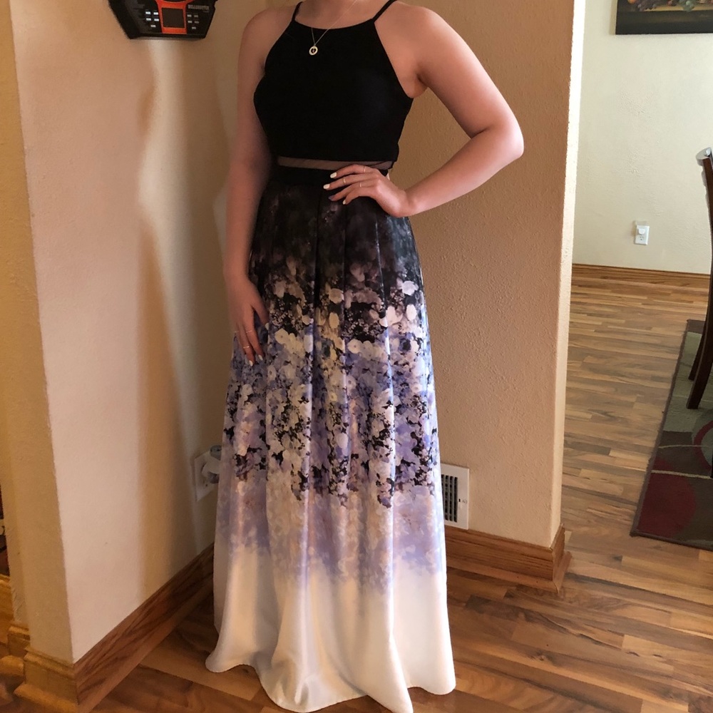 Prom dress - Picture 1 of 2